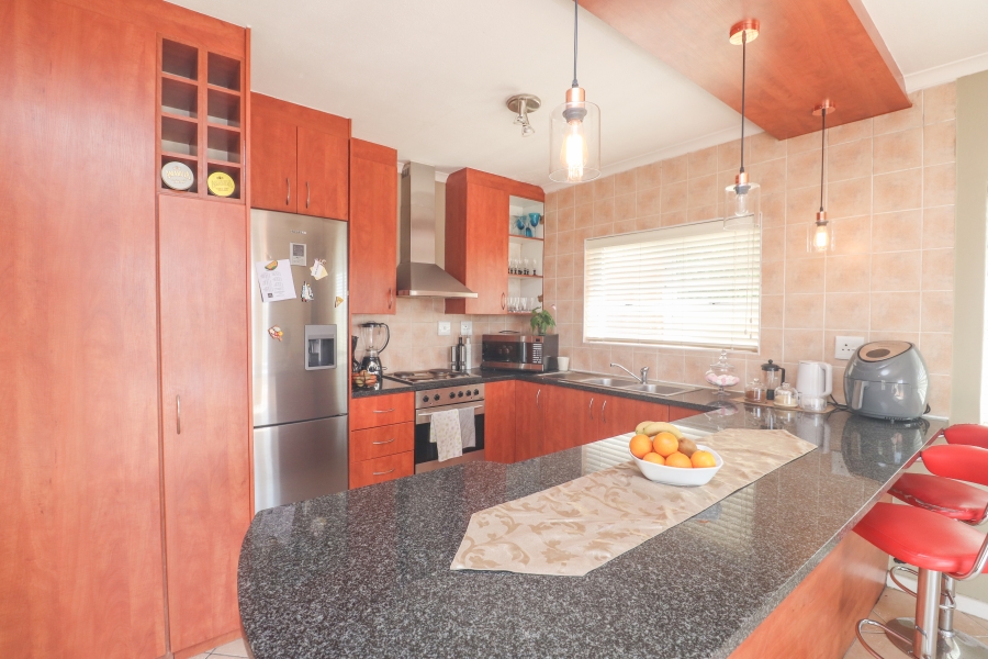 3 Bedroom Property for Sale in Gordons Bay Central Western Cape